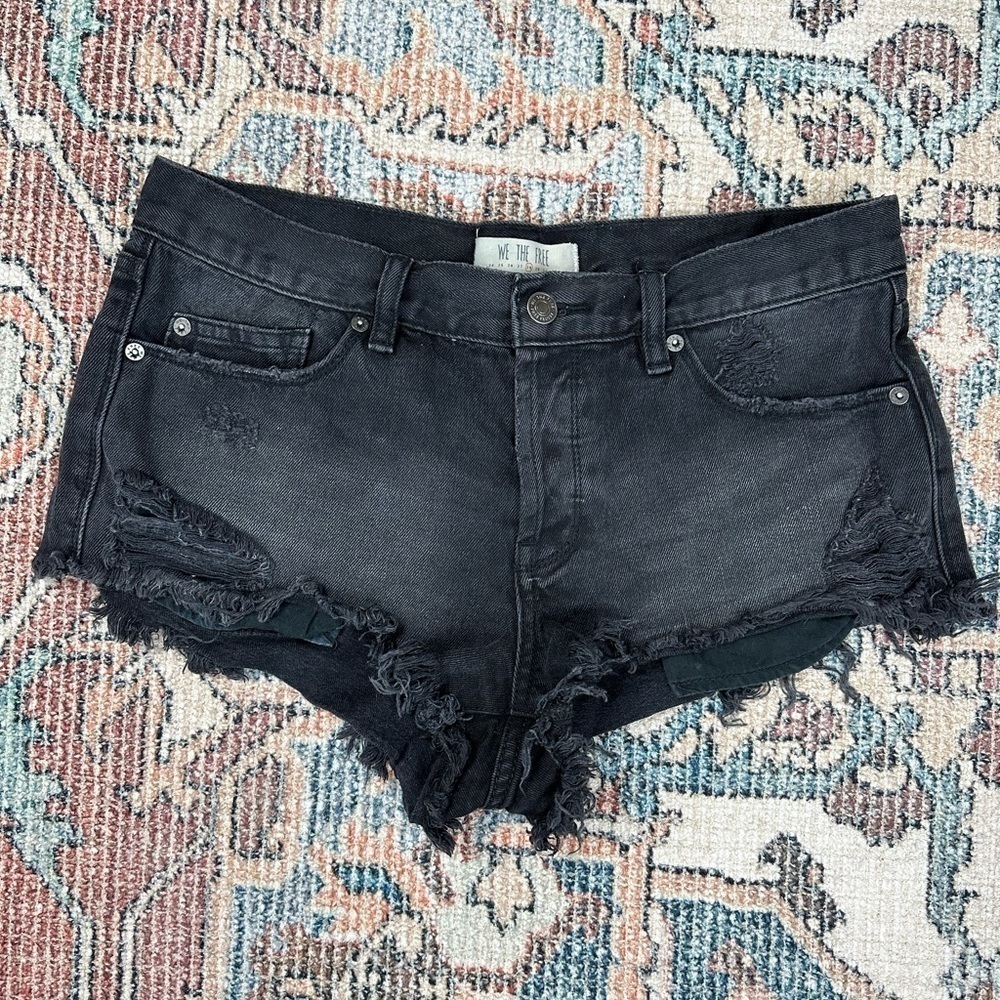 We the Free Size 28 Black Raw Him distressed Shorts - Picture 1 of 8
